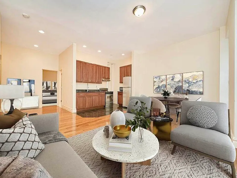 78 Manhattan Ave #1M