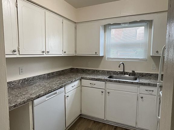 4th image of 1125 Little Bay Ave #10970498