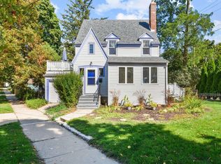 2375 W Lawn Ave, Madison, WI 53711