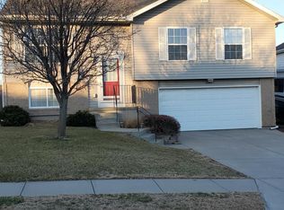 15802 Willow St, Omaha, NE 68136