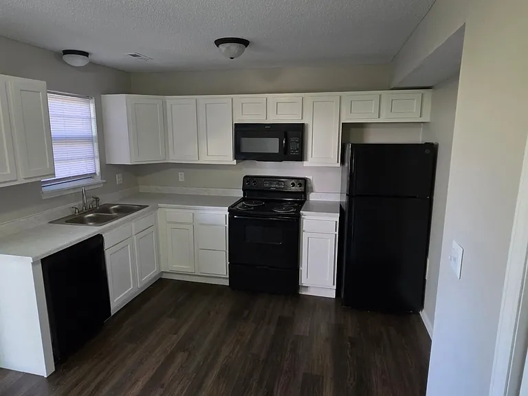 3818 S Rock Quarry Rd — Photo 3