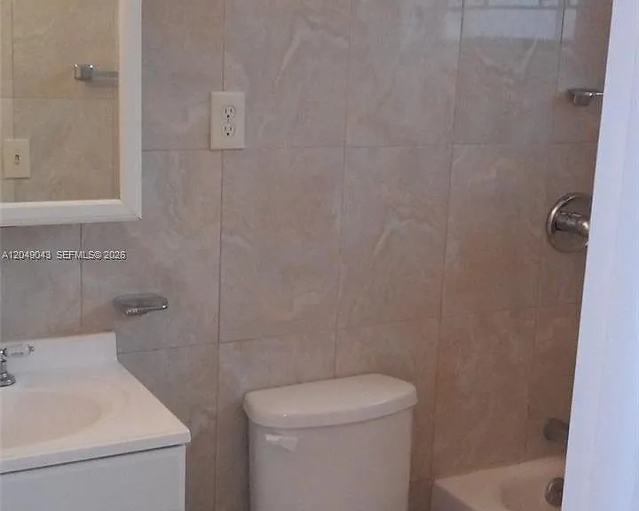 13215 NE 6th Ave #103 — Photo 4