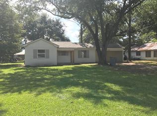 2106 Grand Point Rd, Breaux Bridge, LA 70517