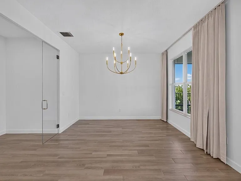 13621 SW Bally Dr — Photo 3