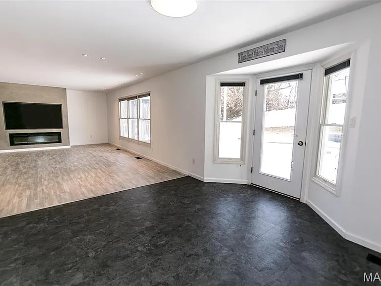 822 Emerald Place Dr — Photo 14