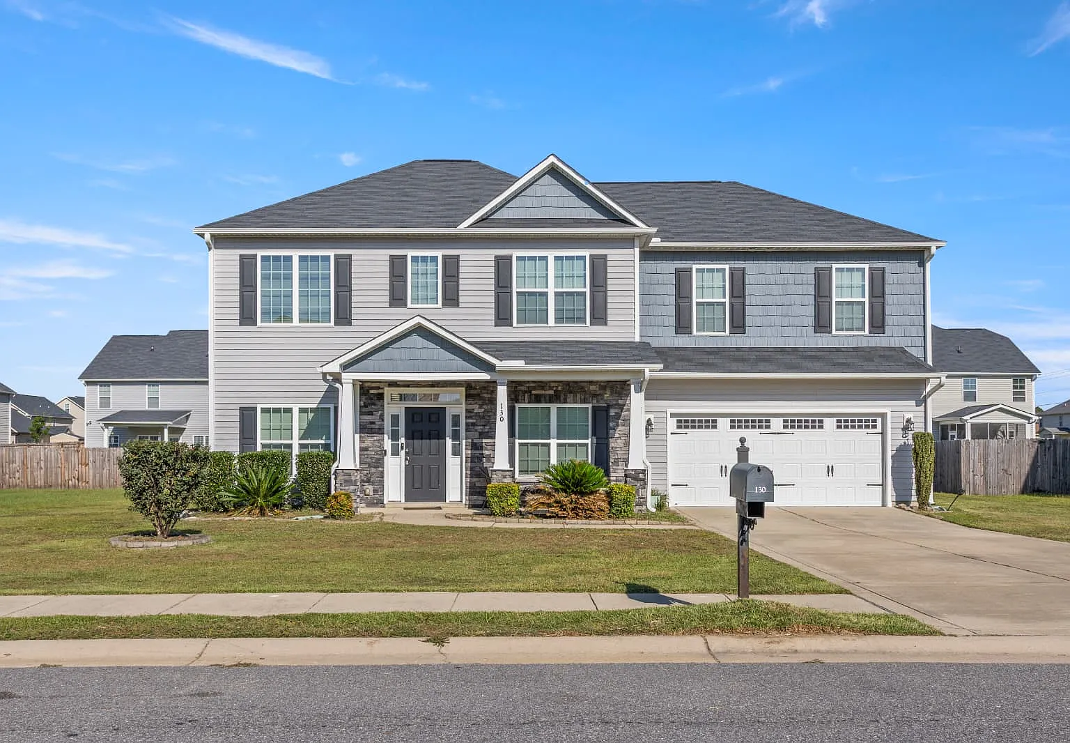 4 bed, 2441 sqft, $2,300 — Photo 1