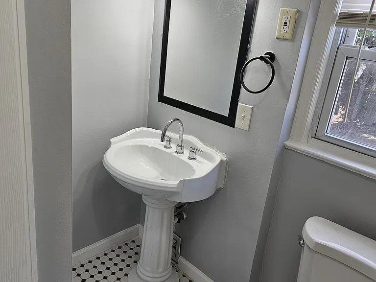 38 Webster St — Photo 3