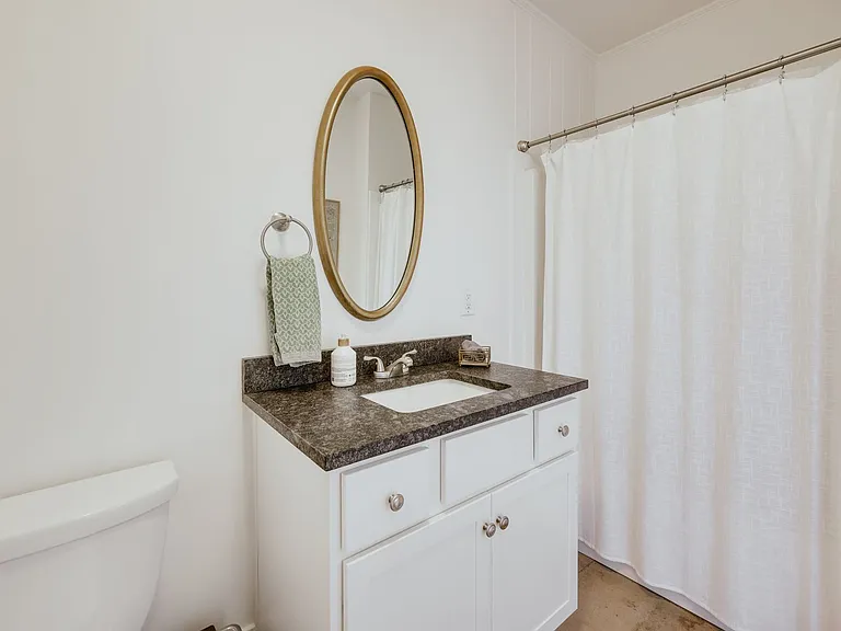 190 Lakewood Dr — Photo 14