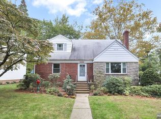 1382 Hudson Rd, Teaneck, NJ 07666