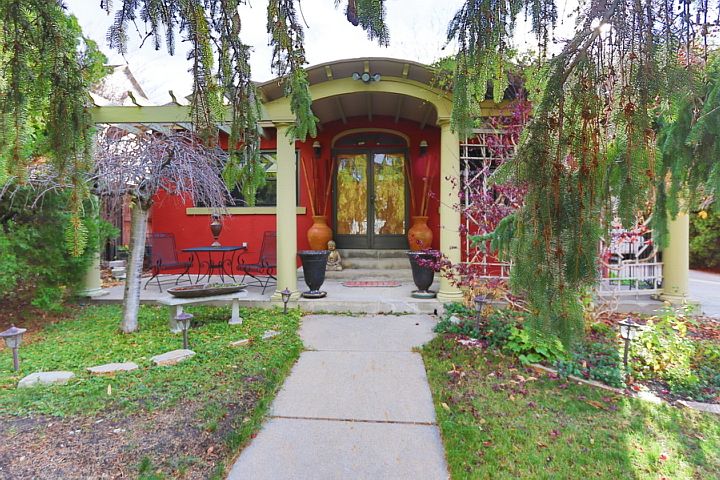 1st image of 1160 E Parkway Ave