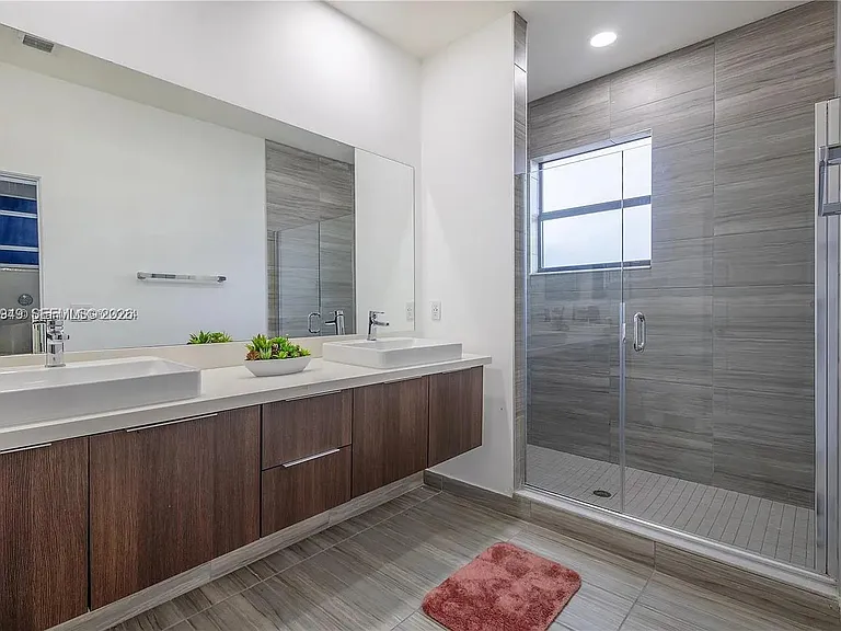 NW 103rd Pl — Photo 14