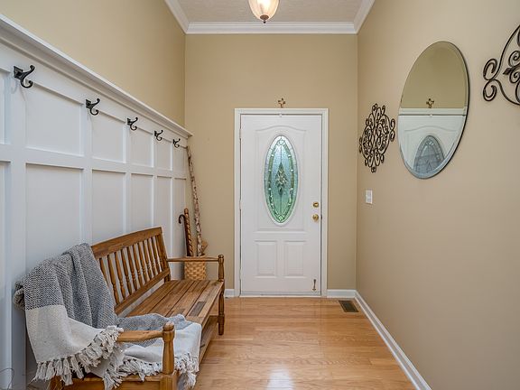 5th image of 305 Crediton Dr