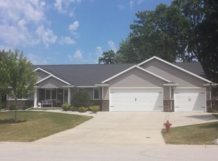 3841 Shore Crest Ct, Green Bay, WI 54311
