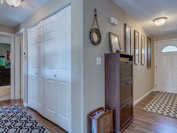 3rd image of 2648 SE Alder St