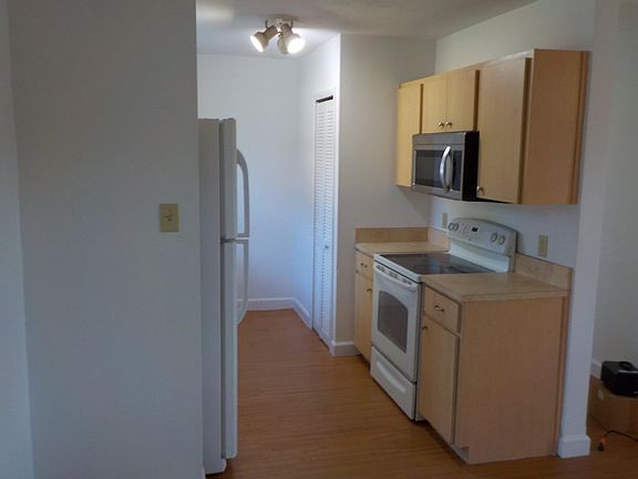 5th image of 3860 Catalina St
