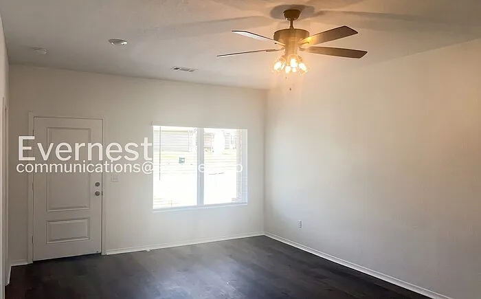 6673 Hollywood Ave — Photo 6
