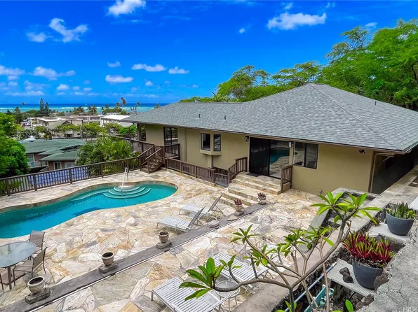 5926 Kalanianaole Hwy, Honolulu, HI 96821