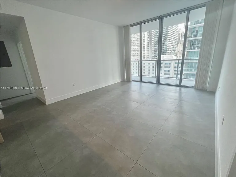 1111 SW 1st Ave #1916 — Photo 6