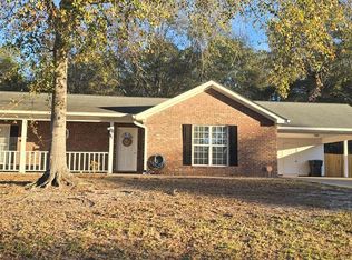 33 Shadowridge Ln, Phenix City, AL 36869