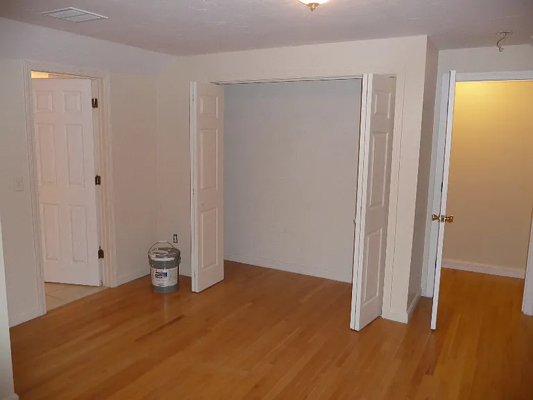 102-104 Pond St — Photo 12