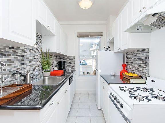 4th image of 2363 Van Ness Ave APT 403