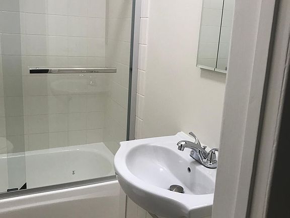 5th image of 506 Grove St APT 103