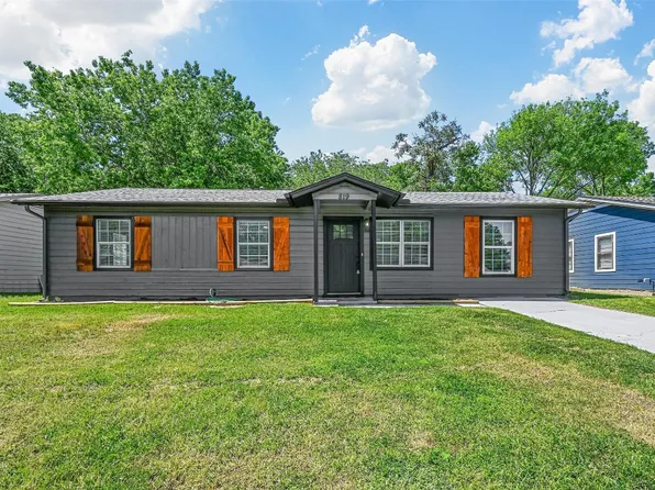 819 Collin Dr, Euless, TX 76039