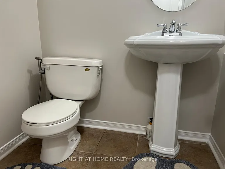 39 Golden Iris Cres — Photo 10