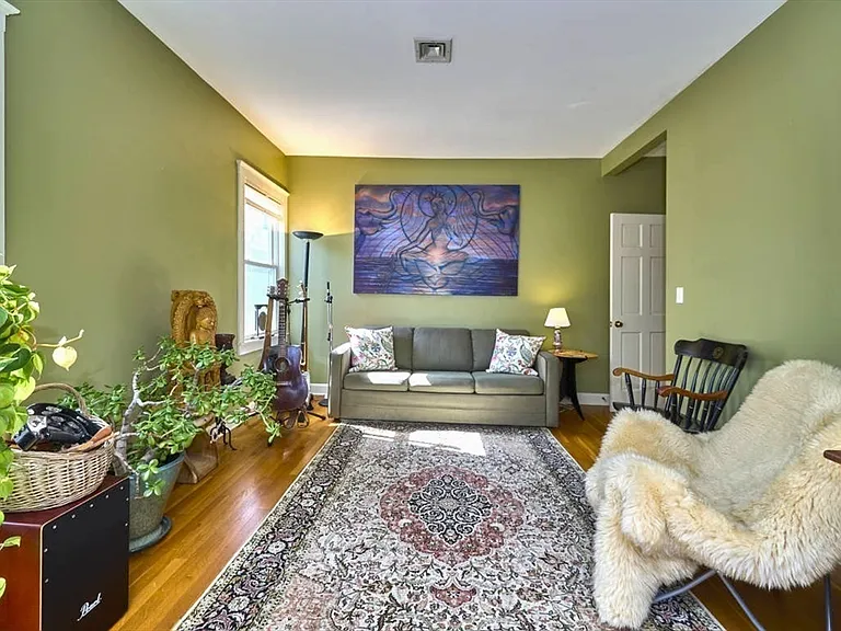118 Trowbridge St #6 — Photo 9
