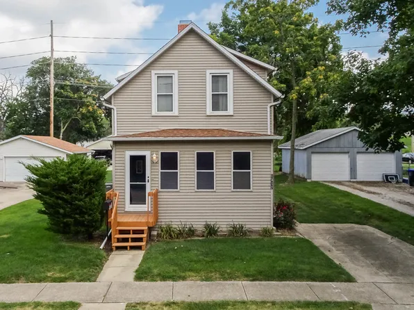1317 N Allin St, Bloomington, IL 61701