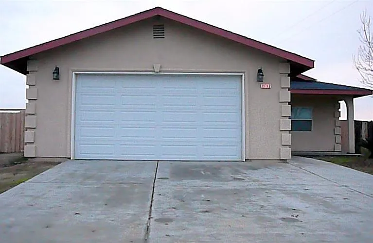 19742 Avenue 22 3/4 photo 1