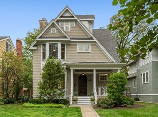 1336 Elmwood Ave, Wilmette, IL 60091