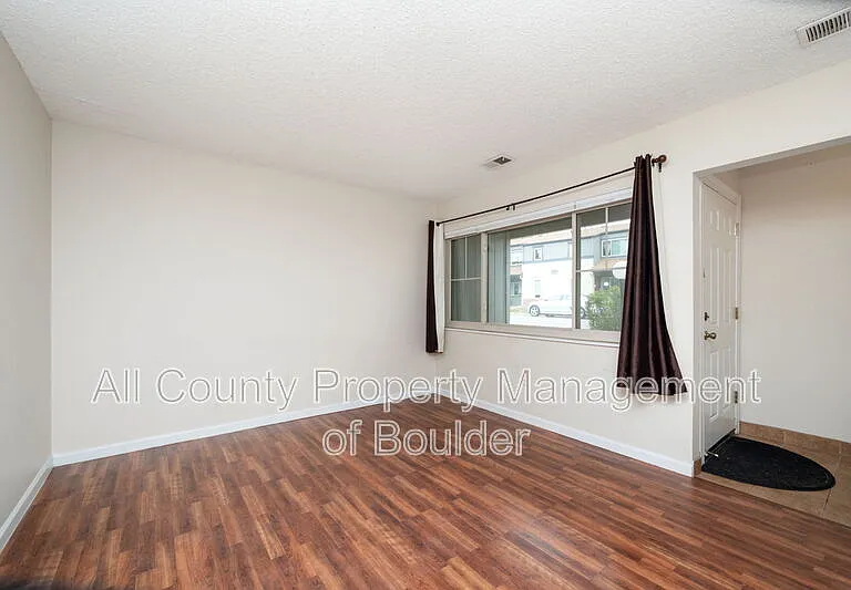 800 W Moorhead Cir #C — Photo 4