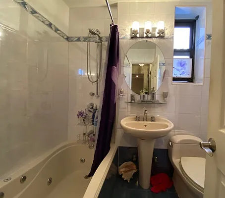 Sold by Dom Realty | media 19