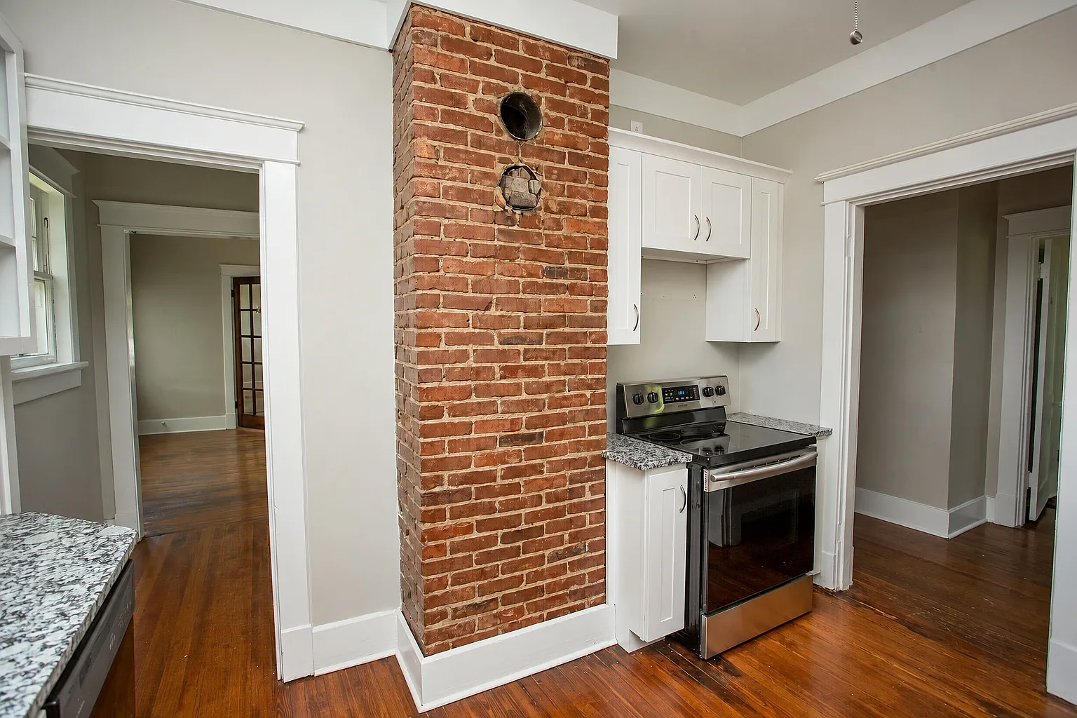 4 bed, 2600 sqft, $2,550 — Photo 3