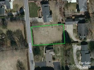 1236 10th St NW, Hickory, NC 28601