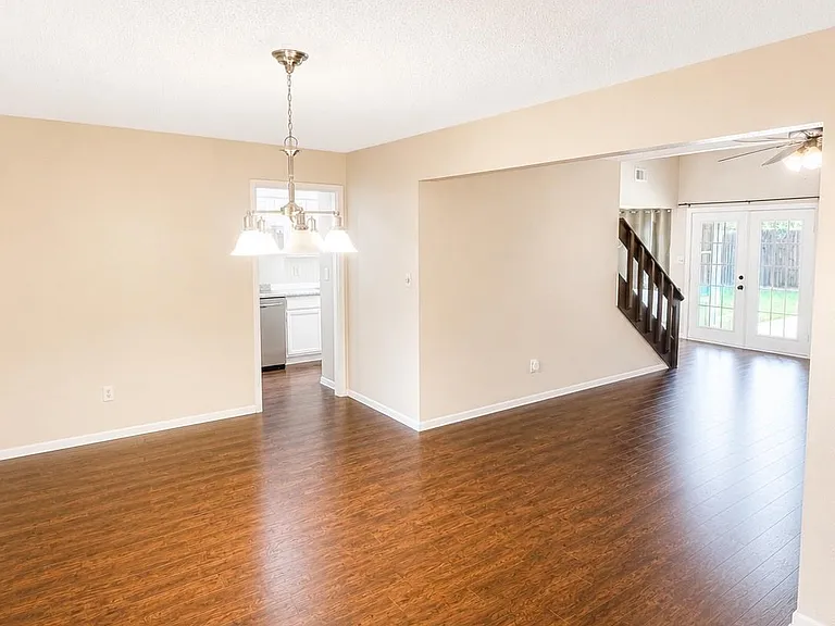 2239 Highland Hills Dr — Photo 10