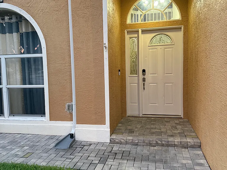 8835 Key West Cir — Photo 25