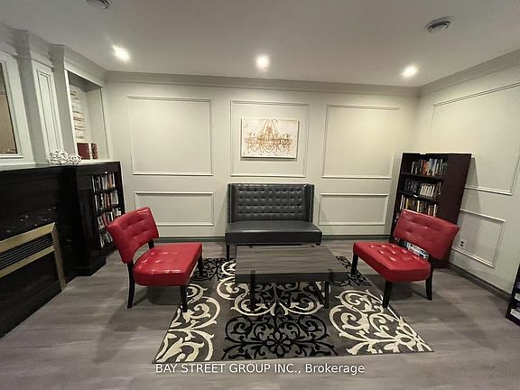 5th image of 255 Keats Way #308