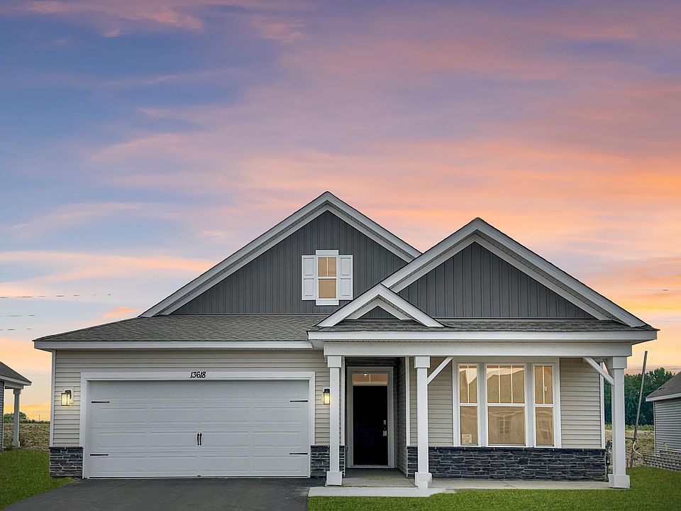 1st image of 13618 Applewood Trl