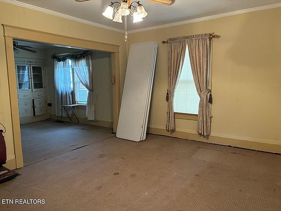 3rd image of 137 E Columbia Ave