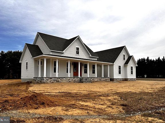 2nd image of 205 River Rd