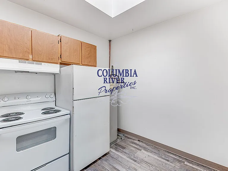 1236 Commerce Ave #C — Photo 5