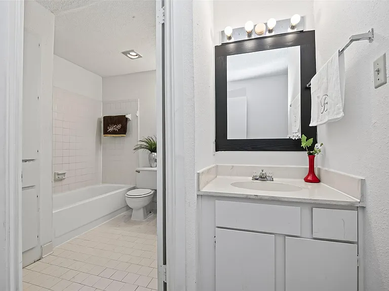 9435 Pagewood Ln — Photo 14