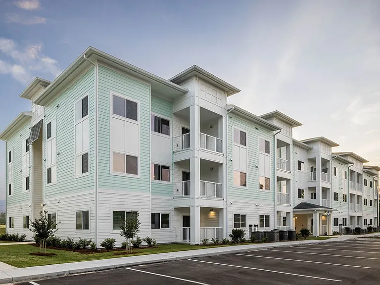 Sunnyside Apartments — Photo 19