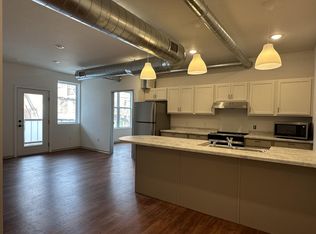 307 N 3rd St #203, Burlington, IA 52601