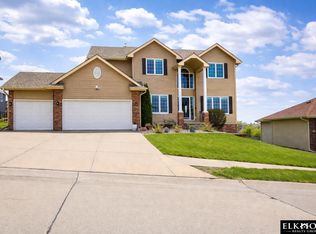 17311 Franklin Dr, Omaha, NE 68118