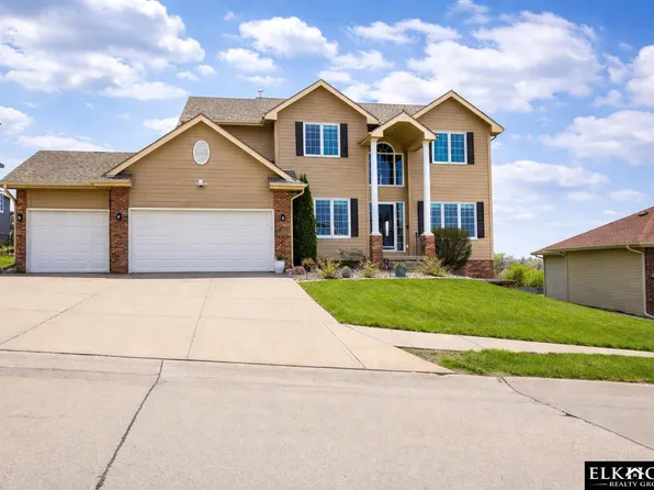 17311 Franklin Dr, Omaha, NE 68118