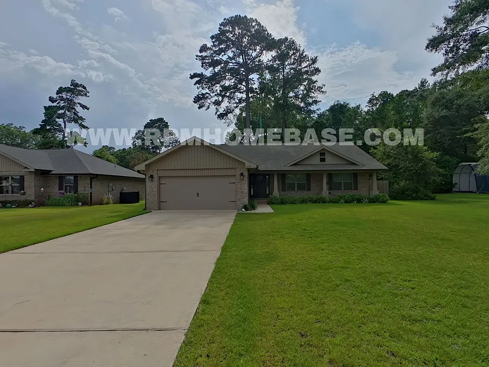 5820 Crestlake Dr