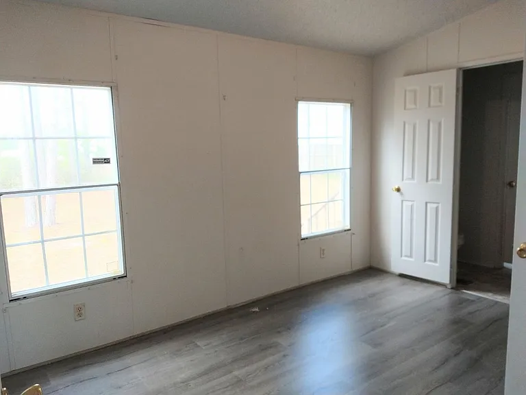 239 Castlebury Ln — Photo 12
